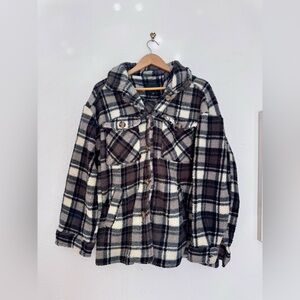 Love Tree Cozy Plaid Sherpa Shacket Jacket – Women’s Size L